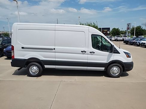 Used 2025 Ford Transit 250 148 Medium Roof Extended AWD image 3