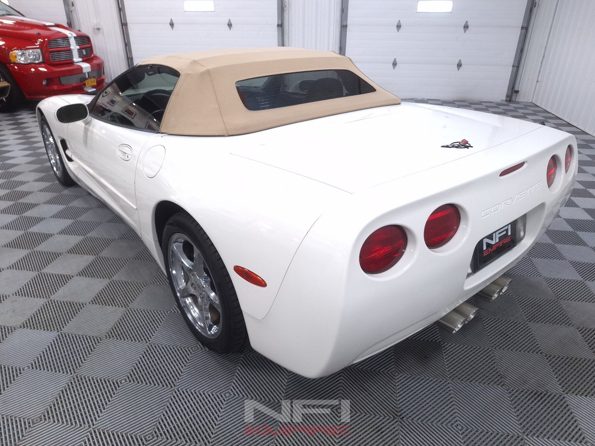 Used 2001 Chevrolet Corvette Convertible w/ Preferred Equipment Group2 RWD image 18