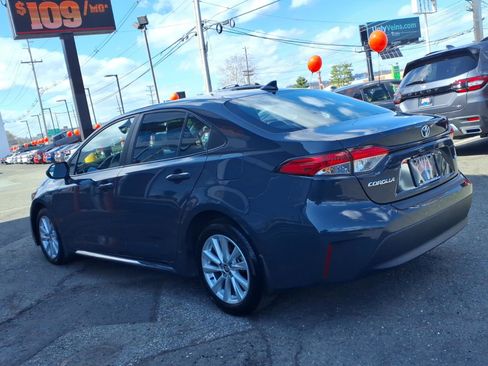 Certified 2024 Toyota Corolla LE w/ LE Convenience Package image 4