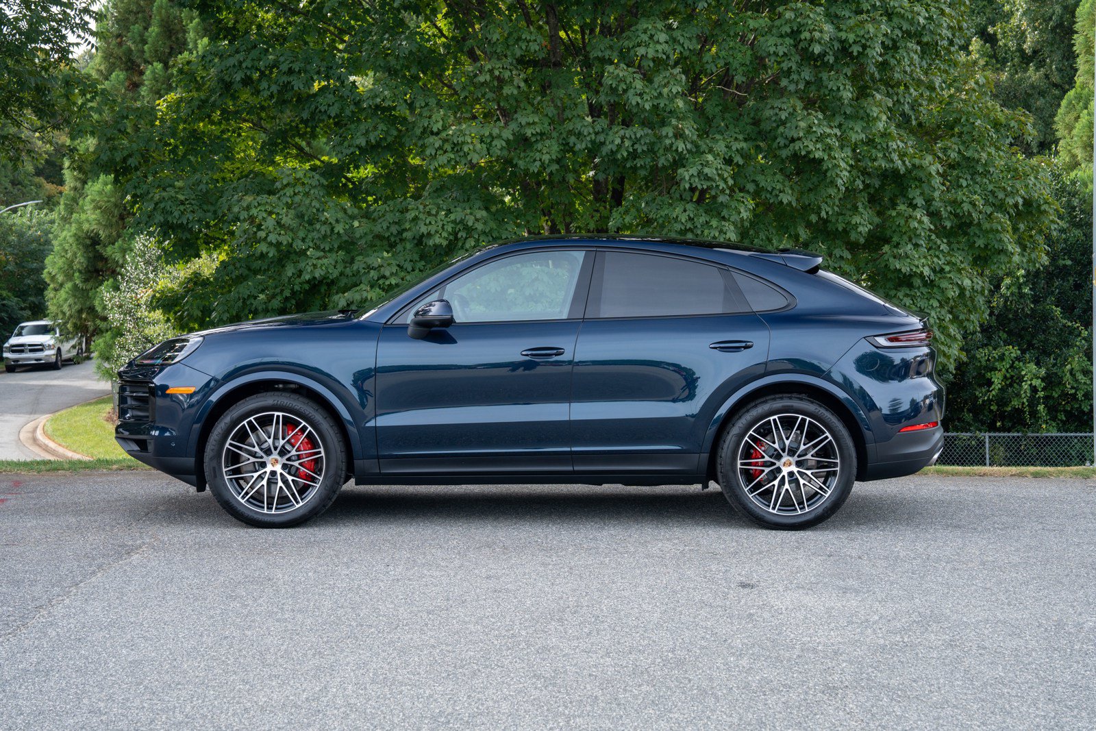 Certified 2026 Porsche Cayenne S AWD/4WD image 2
