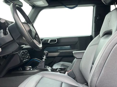 Used 2022 Ford Bronco Black Diamond image 12