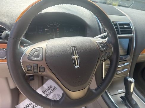 Used 2013 Lincoln MKX FWD image 15