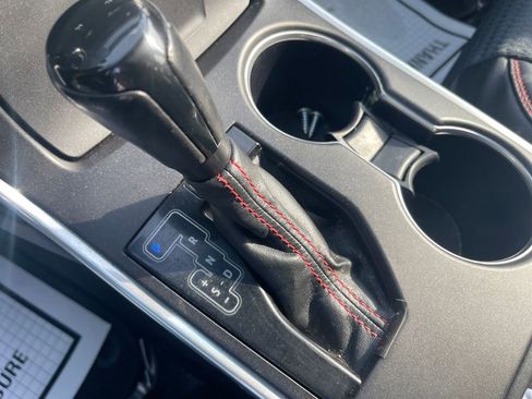 Used 2015 Toyota Camry SE w/ Moonroof Package image 28