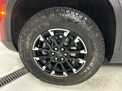 Used 2025 Chevrolet Traverse Z71 w/ Driver Confidence Package image 9