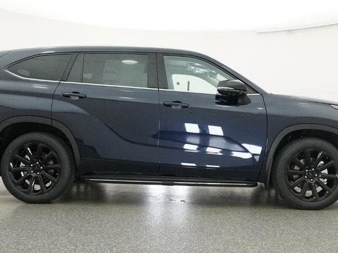 New 2026 Toyota Highlander Limited image 27