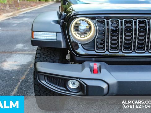 Used 2025 Jeep Wrangler Unlimited Rubicon AWD/4WD image 11