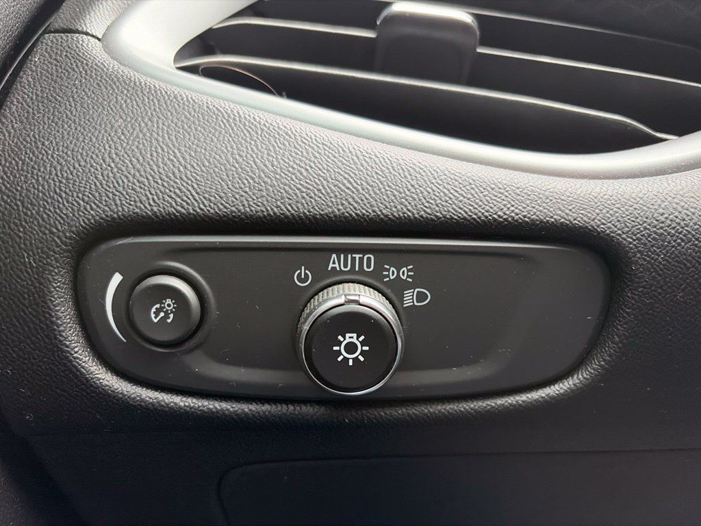 Used 2017 Chevrolet Malibu LS FWD image 9