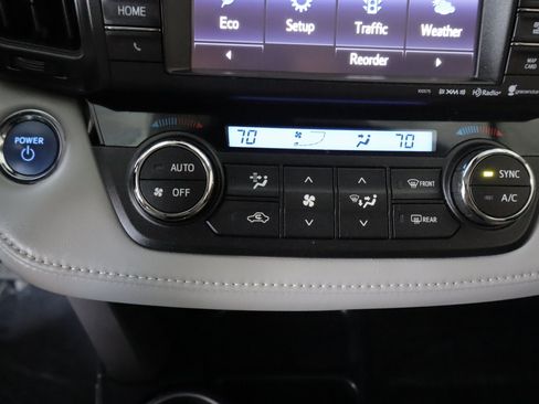 Used 2018 Toyota RAV4 Limited AWD/4WD image 17