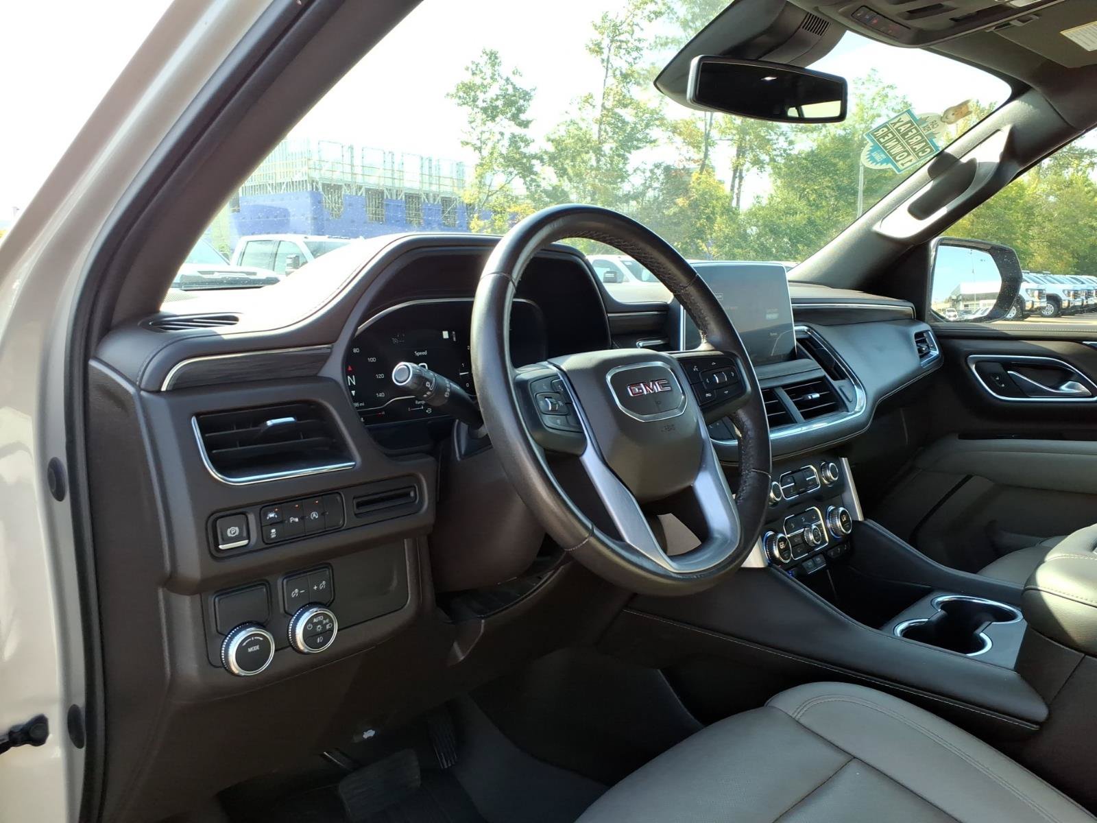 Used 2023 GMC Yukon XL SLT RWD image 7