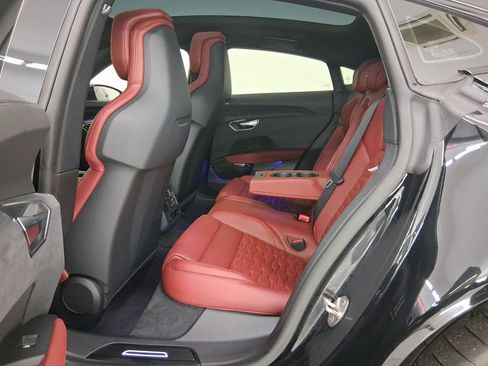 Used 2023 Audi e-tron GT Prestige w/ Prestige Package image 12