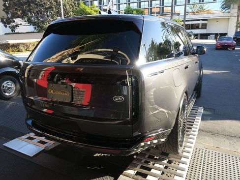 Used 2023 Land Rover Range Rover Autobiography image 9