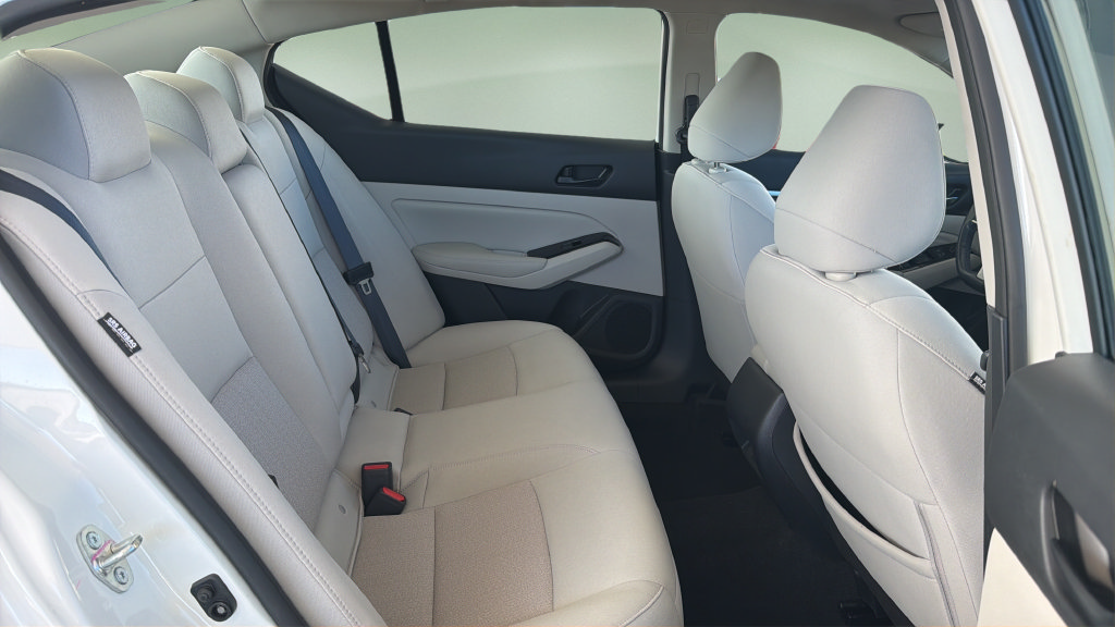 Certified 2023 Nissan Altima 2.5 SV w/ SV Premium Package AWD/4WD image 11