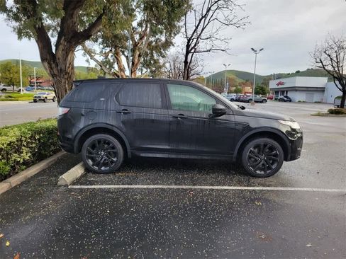 Used 2018 Land Rover Discovery Sport HSE image 6