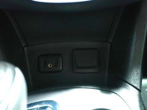 Used 2019 Chevrolet Cruze LT w/ Convenience Package FWD image 19