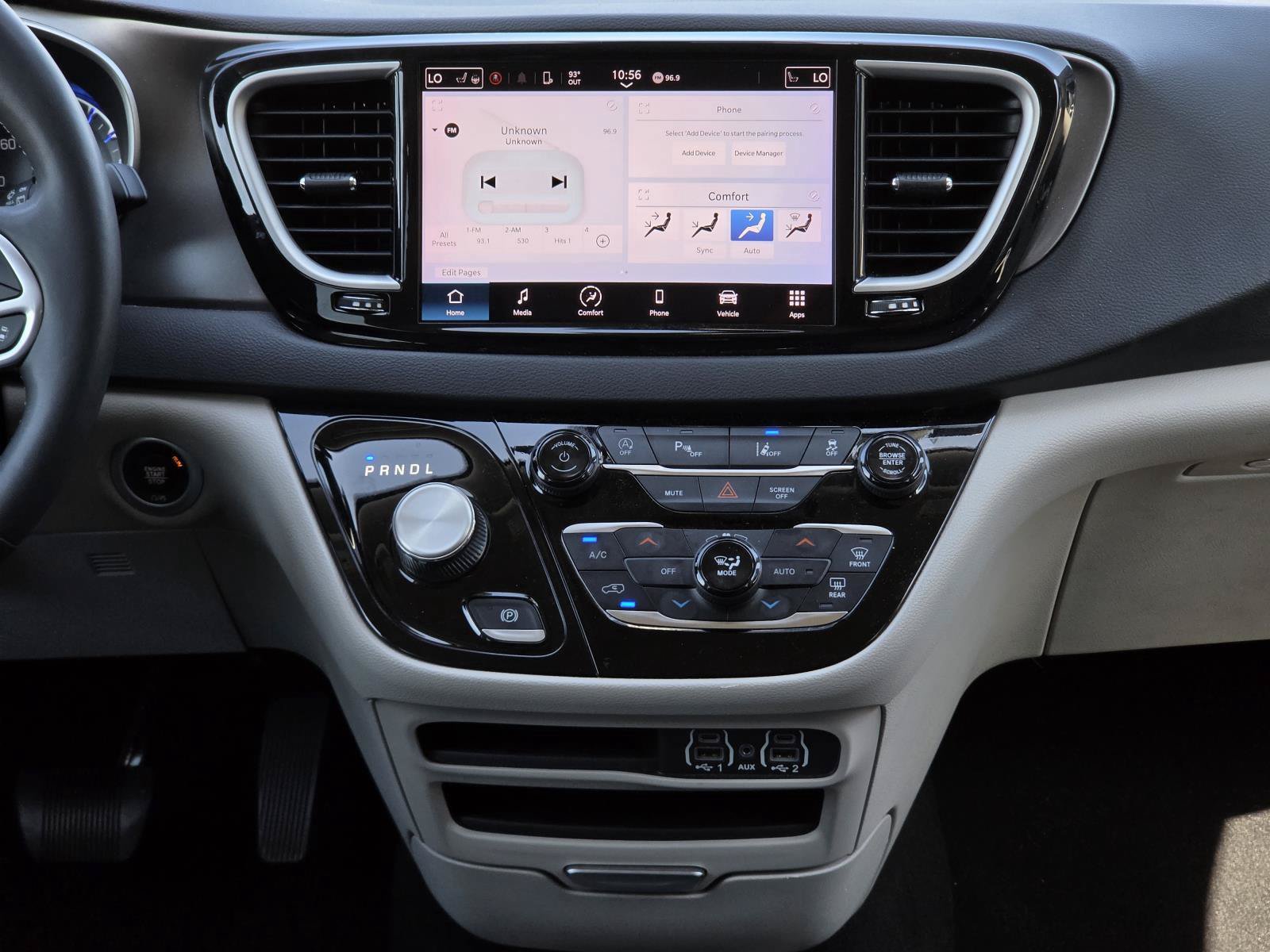 Used 2024 Chrysler Pacifica Touring-L FWD image 14