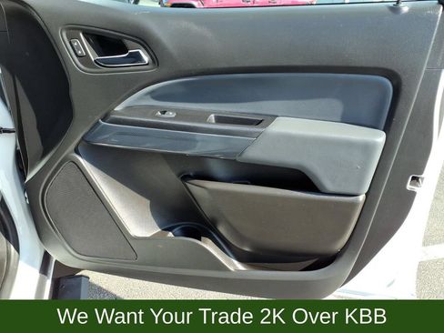 Used 2022 Chevrolet Colorado Z71 AWD/4WD image 11