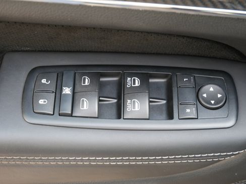 Used 2015 Jeep Grand Cherokee SRT AWD/4WD image 10