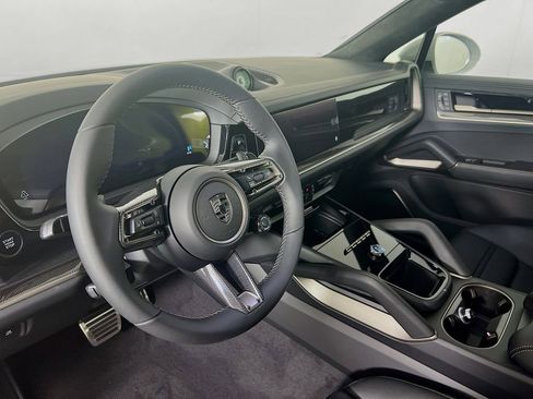 New 2026 Porsche Cayenne Turbo AWD/4WD image 4