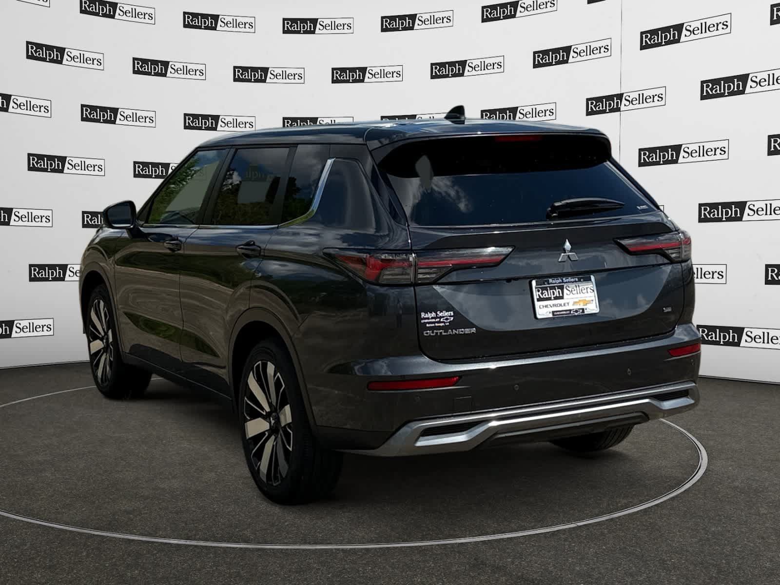 Used 2025 Mitsubishi Outlander SE AWD/4WD image 4