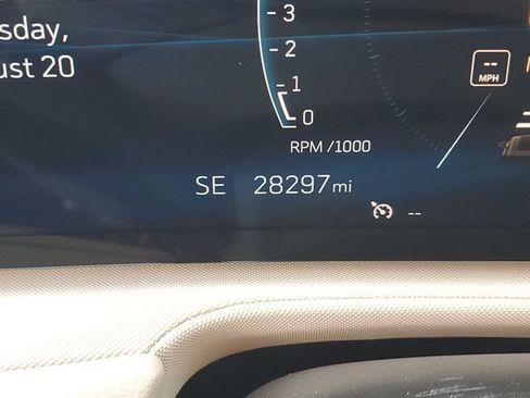 Certified 2024 Cadillac XT4 Luxury w/ Cold Weather Package AWD/4WD image 16