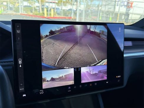 Used 2022 Tesla Model X Plaid image 19