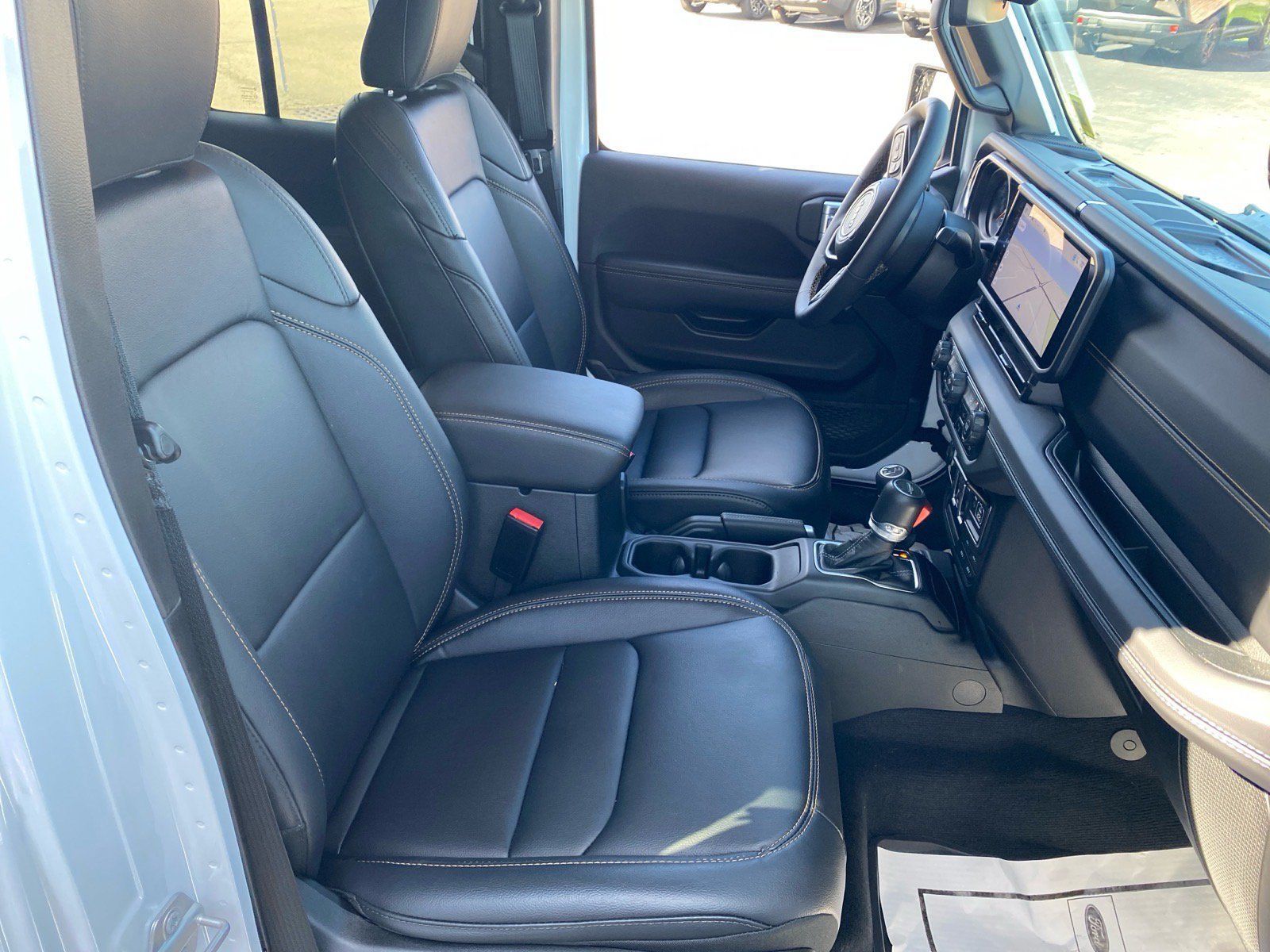 Used 2025 Jeep Gladiator Sport AWD/4WD image 26