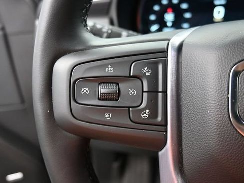 Used 2024 GMC Yukon XL SLT w/ SLT Luxury Package AWD/4WD image 31