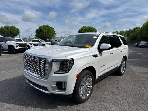 Used 2023 GMC Yukon Denali w/ LPO, Floor Liner Package image 3
