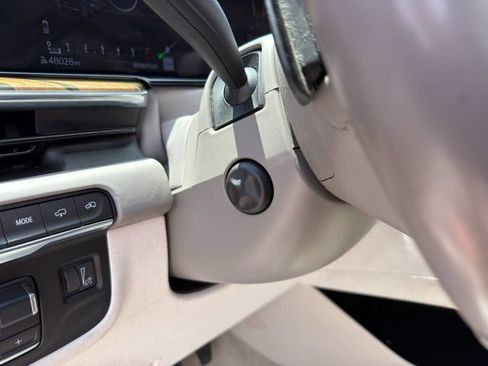 Used 2023 Cadillac Escalade Premium Luxury Platinum AWD/4WD image 39