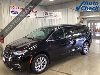 Used 2024 Chrysler Pacifica Touring-L