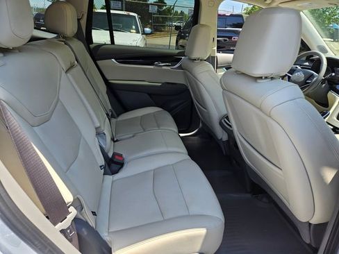 Certified 2025 Cadillac XT6 Premium Luxury w/ Technology Package FWD image 19