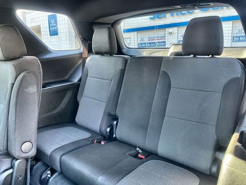 Used 2023 Chevrolet Traverse LT w/ LPO, Floor Liner Package image 29