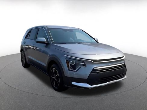 Used 2026 Kia Niro LX FWD image 3
