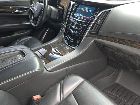 Used 2015 Cadillac Escalade ESV Platinum AWD/4WD image 18