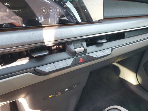 New 2026 Kia EV9 Land image 14