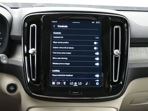 Used 2024 Volvo XC40 B5 Plus w/ Climate Package image 16