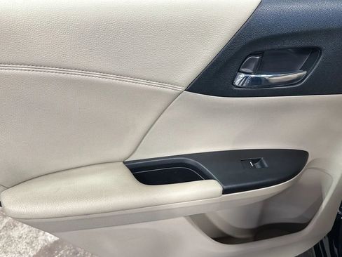 Used 2015 Honda Accord EX-L image 12