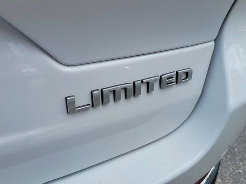 New 2024 Jeep Grand Cherokee Limited w/ Luxury Tech Group II AWD/4WD image 12