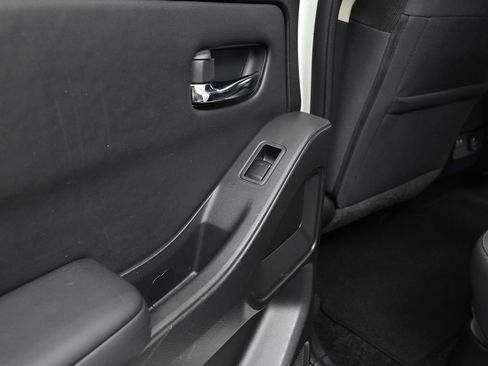 Used 2022 Nissan Frontier SV image 36