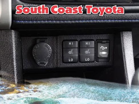 Used 2018 Toyota Corolla XSE image 32