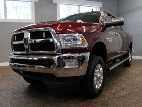 Used 2017 RAM 2500 Laramie w/ Convenience Group image 3