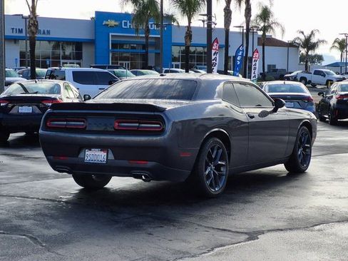 Used 2022 Dodge Challenger SXT w/ Driver Convenience Group image 5