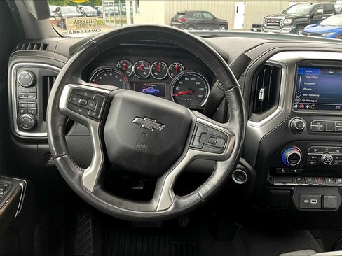 Used 2021 Chevrolet Silverado 1500 RST image 17