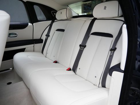 New 2025 Rolls-Royce Ghost image 8