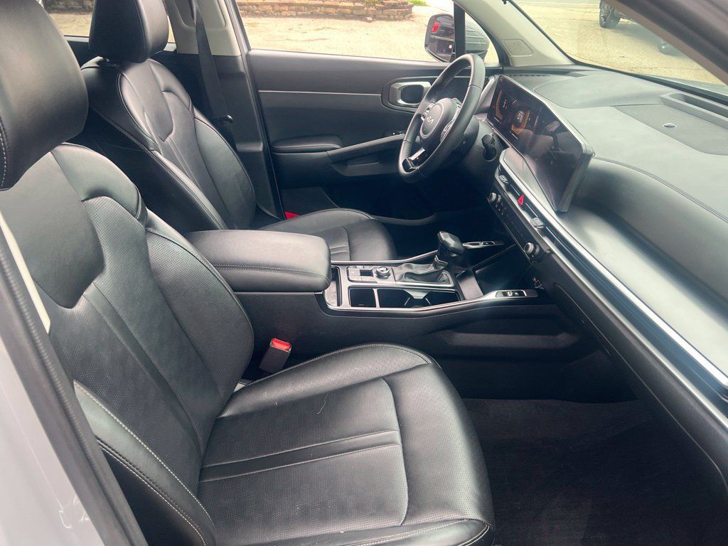 Certified 2024 Kia Sorento S w/ Panoramic Sunroof Package FWD image 19