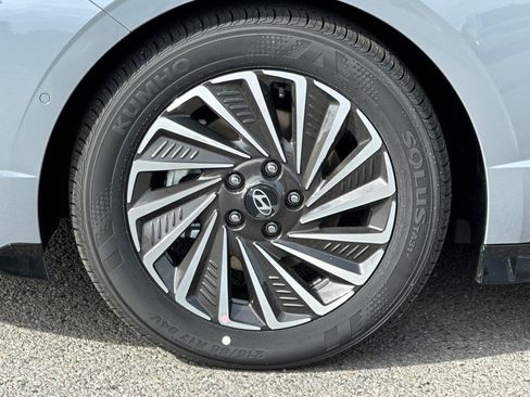 New 2026 Hyundai Sonata Limited FWD image 25