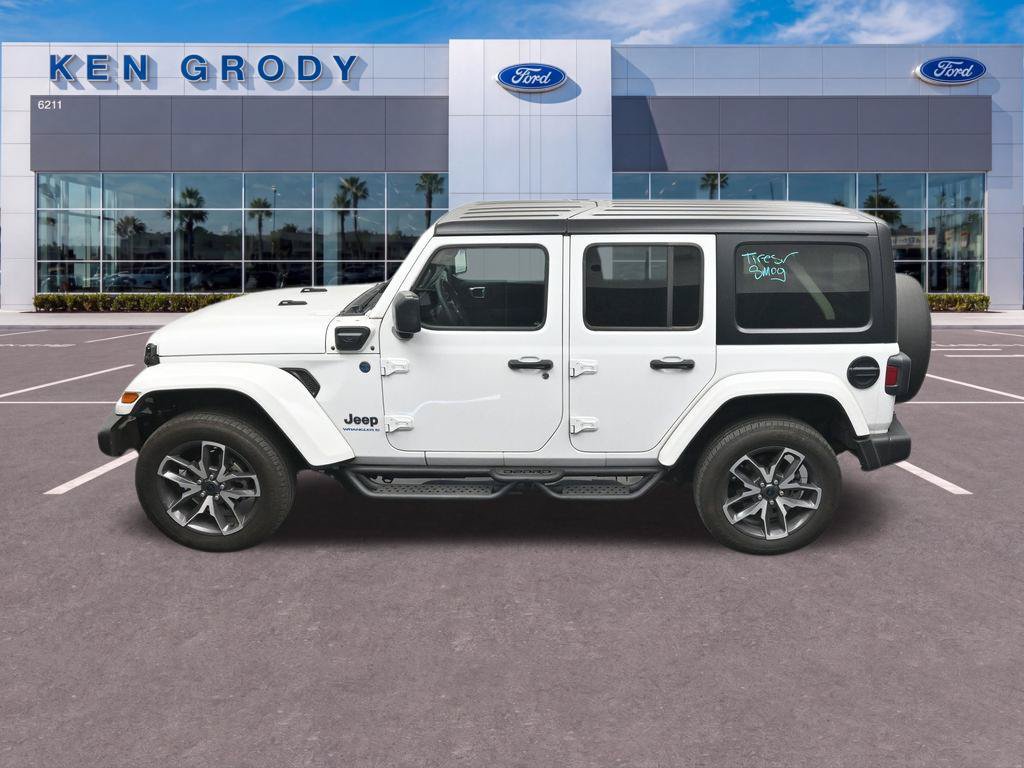 Used 2024 Jeep Wrangler Unlimited AWD/4WD image 16