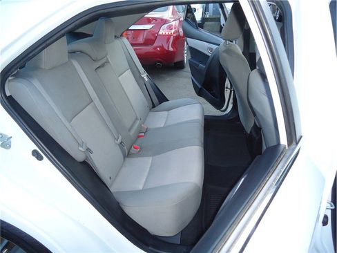 Used 2015 Toyota Corolla LE FWD image 13