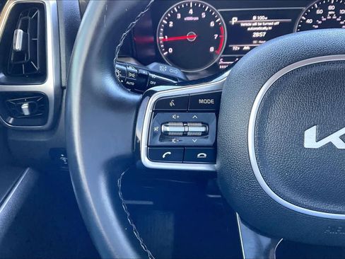 Used 2022 Kia Sorento EX image 22