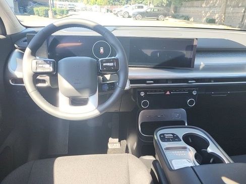 New 2026 Hyundai Ioniq 9 SE image 18